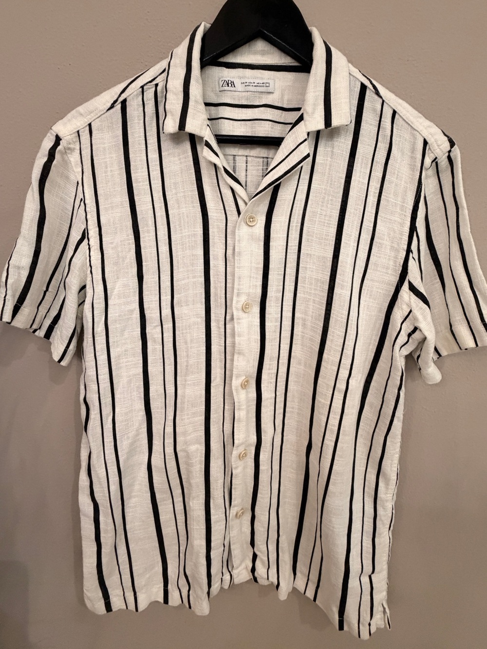 Zara White Short-Sleeve Button-Down with Black Vertical Stripes
